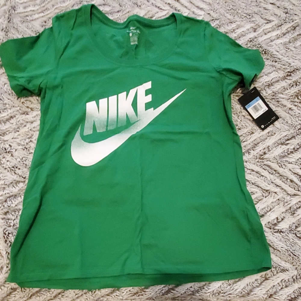 Nike tshirt